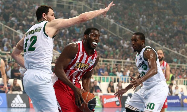 Μέρος του συμβολαίου στους προπονητές | panathinaikos24.gr Μέρος του συμβολαίου στους προπονητές | panathinaikos24.gr