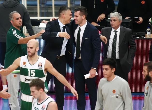 Ο υιός Μπετσίροβιτς τα βάζει από παντού… (vid) | panathinaikos24.gr Ο υιός Μπετσίροβιτς τα βάζει από παντού… (vid) | panathinaikos24.gr