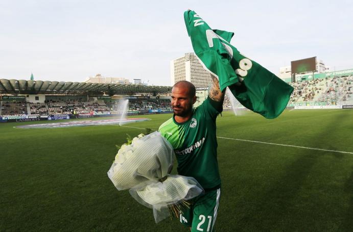 Βραβεύτηκε και ο Νάνο για τις «100»! (Pics) | panathinaikos24.gr Βραβεύτηκε και ο Νάνο για τις «100»! (Pics) | panathinaikos24.gr