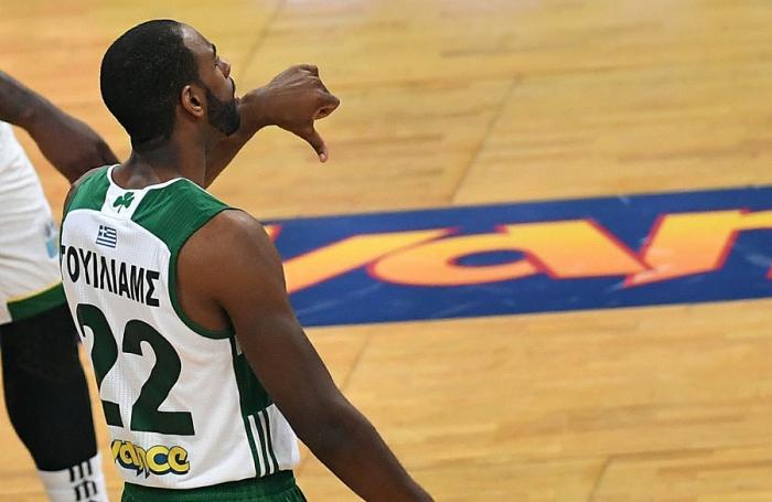 Χτύπησε στο γόνατο ο Ουίλιαμς | panathinaikos24.gr Χτύπησε στο γόνατο ο Ουίλιαμς | panathinaikos24.gr