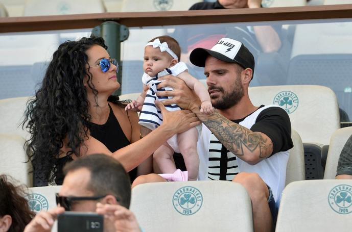 Με την οικογένεια στα επίσημα ο Νάνο (pic) | panathinaikos24.gr Με την οικογένεια στα επίσημα ο Νάνο (pic) | panathinaikos24.gr