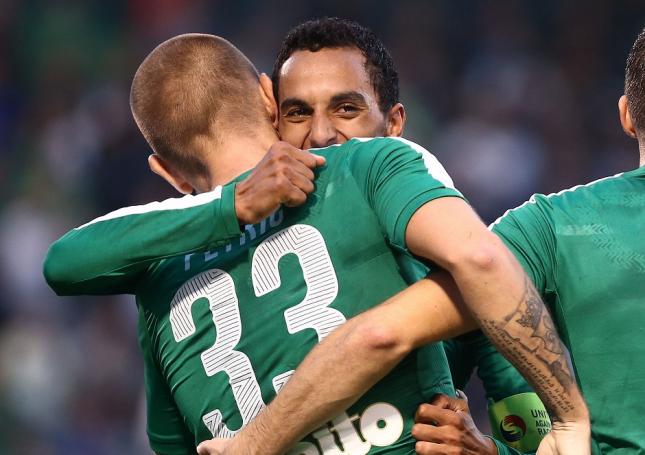 Δύο «πράσινοι» στα μπουζούκια! (Pic) | panathinaikos24.gr Δύο «πράσινοι» στα μπουζούκια! (Pic) | panathinaikos24.gr