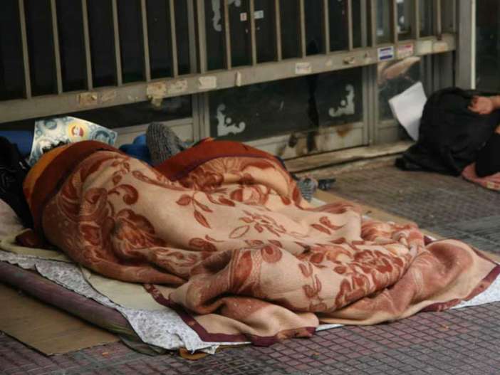 Θερμαινόμενοι χώροι για τους άστεγους από τον δήμο Αθηναίων