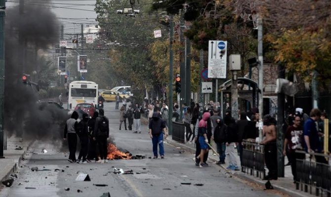 Πανικός αυτή τη στιγμή στο κέντρο της Αθήνας! Δείτε τι συμβαίνει