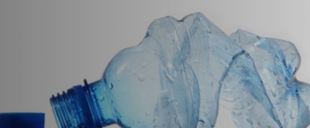 Γιατί δεν πρέπει να ξαναγεμίζουμε νερό το ίδιο πλαστικό μπουκάλι