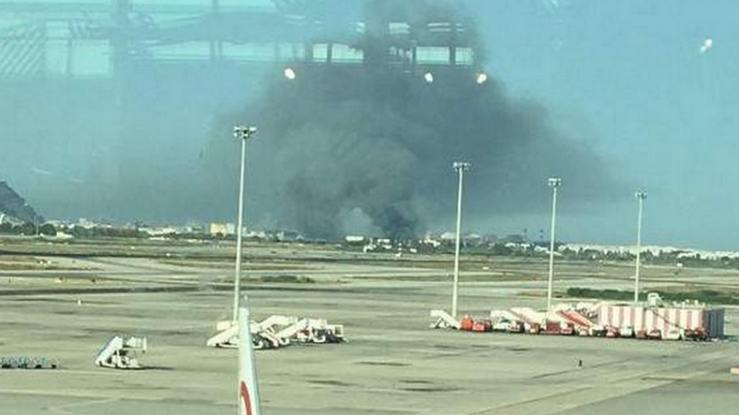 Φωτιά κοντά στο αεροδρόμιο της Βαρκελώνης