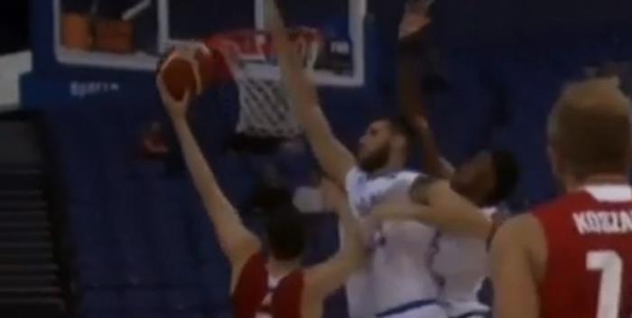 Η τρομερή τάπα του Παπαγιάννη! (vid) | panathinaikos24.gr Η τρομερή τάπα του Παπαγιάννη! (vid) | panathinaikos24.gr
