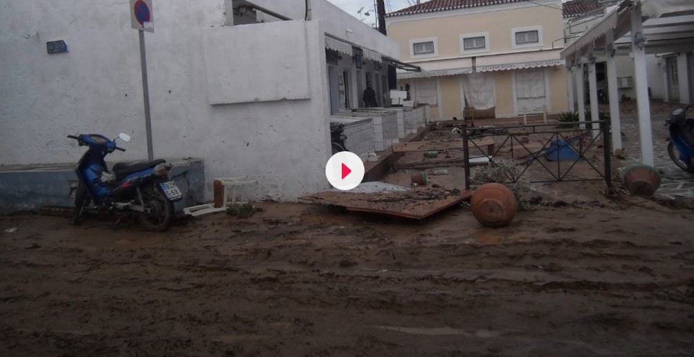 Τραγωδία: Μία νεκρή στη Μάνδρα από την κακοκαιρία (pics & vids)