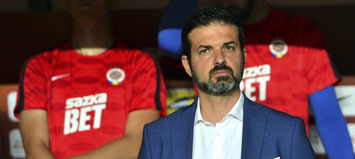 Περιμένει στη… γωνία ο Στραματσόνι