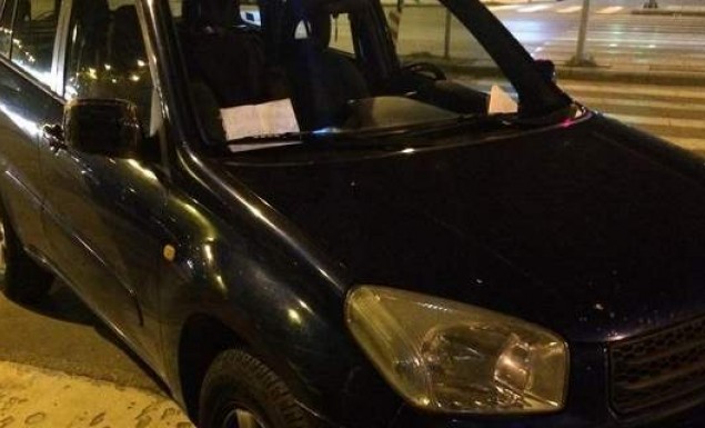 Θεσσαλονίκη: Επικό σημείωμα περαστικών σε οδηγό για παράνομο παρκάρισμα