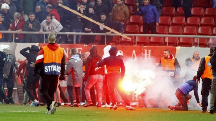 Sport: «Έτσι κάνουν οι ακραίοι οπαδοί του Ολυμπιακού όταν χάνει η ομάδα τους» | panathinaikos24.gr Sport: «Έτσι κάνουν οι ακραίοι οπαδοί του Ολυμπιακού όταν χάνει η ομάδα τους» | panathinaikos24.gr