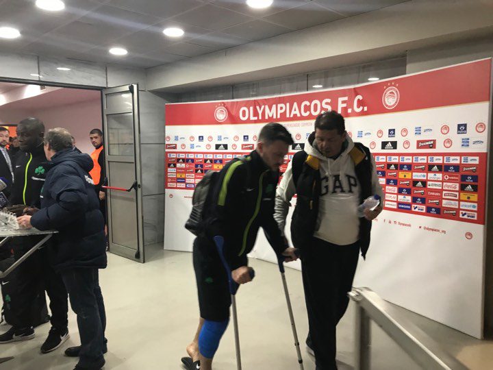 ΦΩΤΟ: Ο Άλτμαν με πατερίτσες