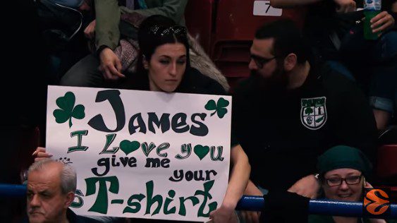 Η μεγαλύτερη fan του Τζέιμς και η «πράσινη» αντεπίθεση στο Μιλάνο! (vid) | panathinaikos24.gr Η μεγαλύτερη fan του Τζέιμς και η «πράσινη» αντεπίθεση στο Μιλάνο! (vid) | panathinaikos24.gr