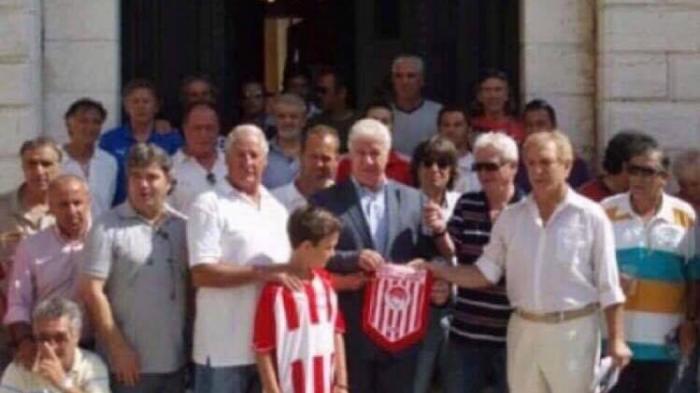 Με λάβαρο του Ολυμπιακού ο νέος συνεργάτης του Παϊρότζ! (pic) | panathinaikos24.gr Με λάβαρο του Ολυμπιακού ο νέος συνεργάτης του Παϊρότζ! (pic) | panathinaikos24.gr
