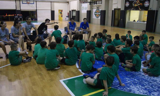 Ο Λούντζης και ο Παπαδάκης στο Summer Camp της PAO BC Academy (Pic) | panathinaikos24.gr Ο Λούντζης και ο Παπαδάκης στο Summer Camp της PAO BC Academy (Pic) | panathinaikos24.gr
