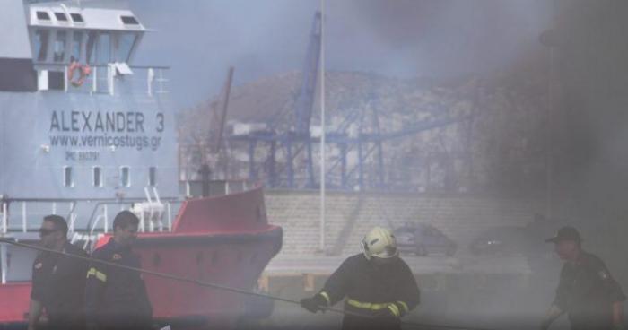 Ελευθέριος Βενιζέλος: Ακόμα καπνίζει το πλοίο – Έτσι ξέσπασε η φωτιά (pics) | panathinaikos24.gr Ελευθέριος Βενιζέλος: Ακόμα καπνίζει το πλοίο – Έτσι ξέσπασε η φωτιά (pics) | panathinaikos24.gr
