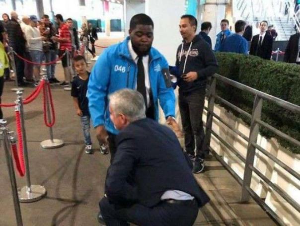 Επική… σαβούρα του Μουρίνιο στο Γουέμπλεϊ! (pics) | panathinaikos24.gr Επική… σαβούρα του Μουρίνιο στο Γουέμπλεϊ! (pics) | panathinaikos24.gr