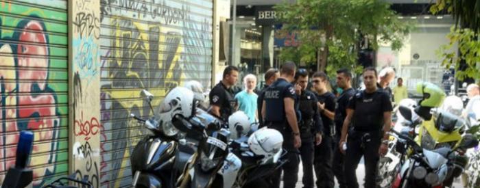 Ομόνοια: Συνελήφθη ο ιδιοκτήτης του κοσμηματοπωλείου μετά το θάνατο του ληστή (vid) | panathinaikos24.gr Ομόνοια: Συνελήφθη ο ιδιοκτήτης του κοσμηματοπωλείου μετά το θάνατο του ληστή (vid) | panathinaikos24.gr