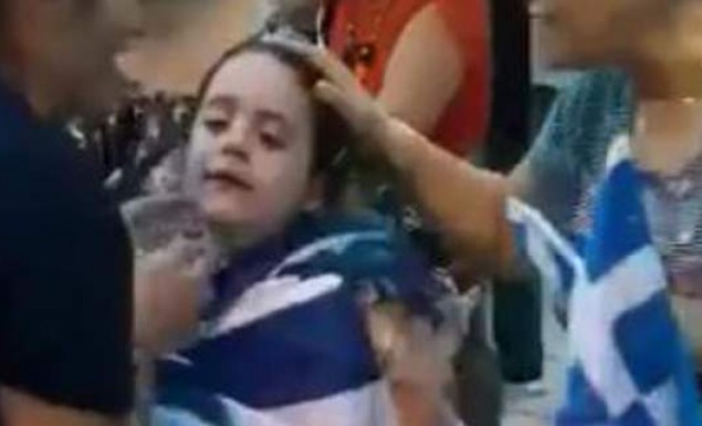 Συγκλονιστικά βίντεο από τα επεισόδια στη ΔΕΘ – Παιδιά κλαίνε, γυναίκες λιπόθυμες από τα χημικά
