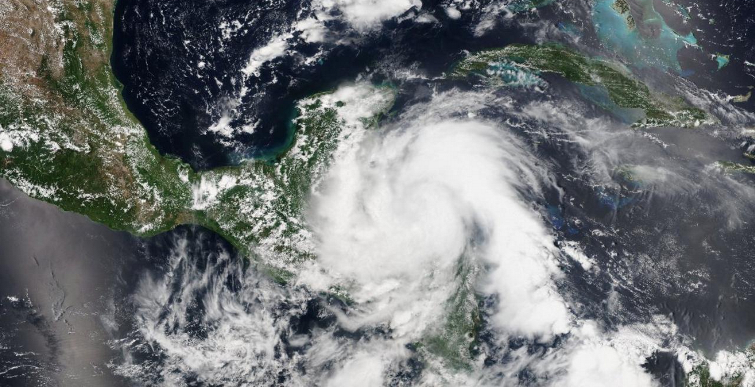 Συναγερμός στις ΗΠΑ: Ετοιμος να χτυπήσει ο τυφώνας Φλόρενς