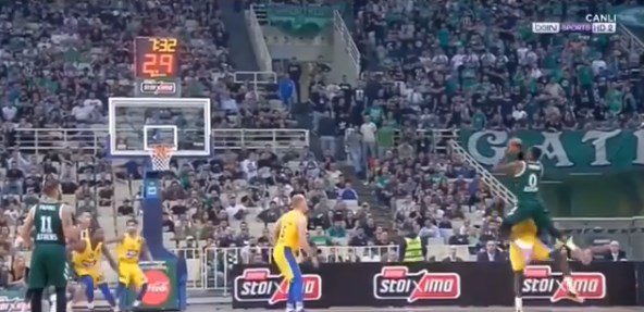 Το καλάθι που πώρωσε το ΟΑΚΑ και τον Τόμας! (vid) | panathinaikos24.gr Το καλάθι που πώρωσε το ΟΑΚΑ και τον Τόμας! (vid) | panathinaikos24.gr