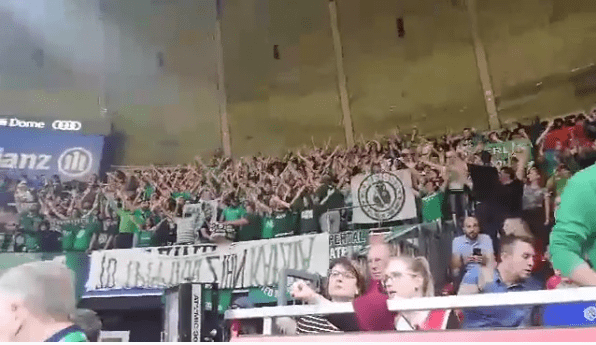 Πρασίνισε το γήπεδο της Μπάγερν! (vid) | panathinaikos24.gr Πρασίνισε το γήπεδο της Μπάγερν! (vid) | panathinaikos24.gr