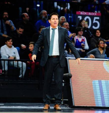 Τρελαμένος ο Πασκουάλ στον πάγκο! (pics) | panathinaikos24.gr Τρελαμένος ο Πασκουάλ στον πάγκο! (pics) | panathinaikos24.gr