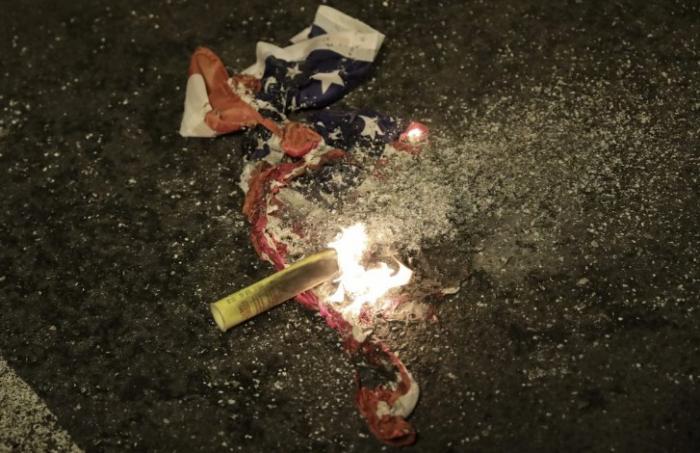 Ένταση και δακρυγόνα μετά την πορεία για την επέτειο του Πολυτεχνείου (pics&vids) | panathinaikos24.gr Ένταση και δακρυγόνα μετά την πορεία για την επέτειο του Πολυτεχνείου (pics&vids) | panathinaikos24.gr