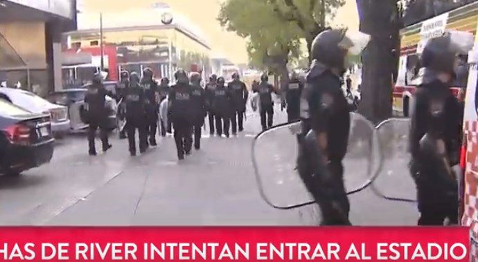 Live εικόνα από τα επεισόδια στο Ρίβερ-Μπόκα! | panathinaikos24.gr Live εικόνα από τα επεισόδια στο Ρίβερ-Μπόκα! | panathinaikos24.gr