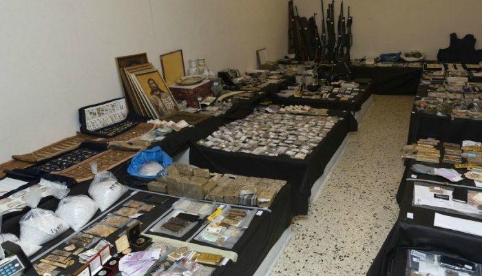 Νέες αποκαλύψεις για το κύκλωμα λαθρεμπορίας – Τι κατέγραψε ο «υπερκοριός» της ΕΛ.ΑΣ | panathinaikos24.gr Νέες αποκαλύψεις για το κύκλωμα λαθρεμπορίας – Τι κατέγραψε ο «υπερκοριός» της ΕΛ.ΑΣ | panathinaikos24.gr