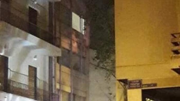 Βίντεο ντοκουμέντο: Εκτοξεύονται μολότοφ από μπαλκόνια | panathinaikos24.gr Βίντεο ντοκουμέντο: Εκτοξεύονται μολότοφ από μπαλκόνια | panathinaikos24.gr
