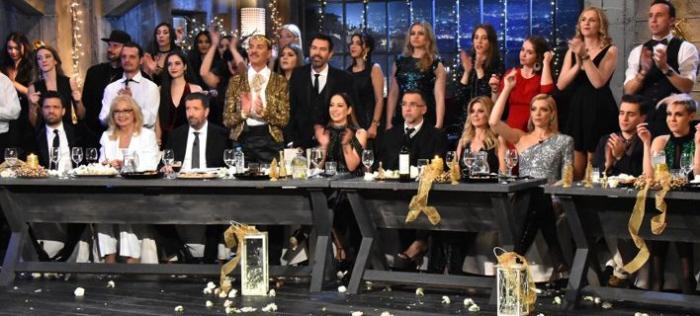 Μαλλιά κουβάρια στο «Στην υγειά μας»: Άγριος καυγάς ανάμεσα σε τραγουδίστριες! (ΒΙΝΤΕΟ) | panathinaikos24.gr Μαλλιά κουβάρια στο «Στην υγειά μας»: Άγριος καυγάς ανάμεσα σε τραγουδίστριες! (ΒΙΝΤΕΟ) | panathinaikos24.gr