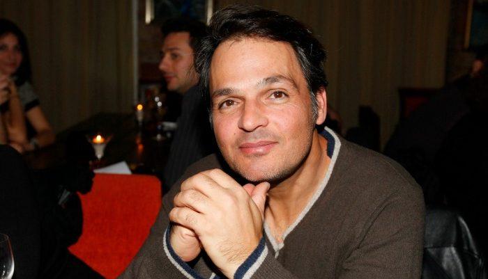 H τολμηρή φωτογράφιση του Σταμάτη Γαρδέλη με μια Μεξικάνα καλλονή το 1991 (pic)