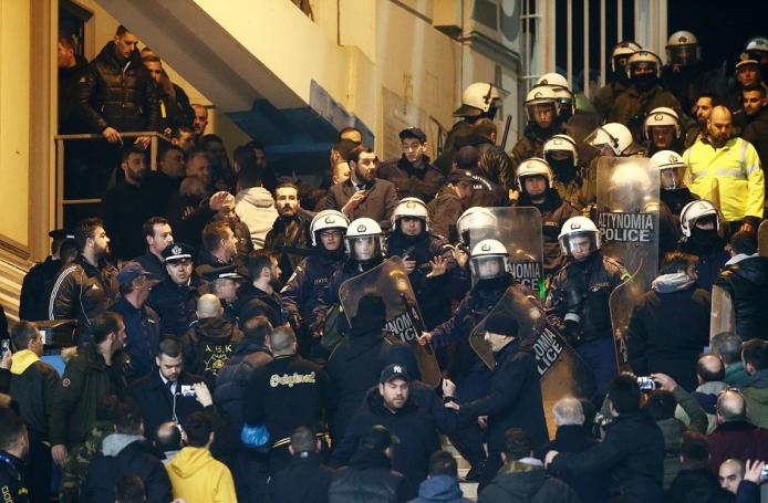 ΑΕΚ – ΠΑΟΚ: Επεισόδια στο ΟΑΚΑ | panathinaikos24.gr ΑΕΚ – ΠΑΟΚ: Επεισόδια στο ΟΑΚΑ | panathinaikos24.gr