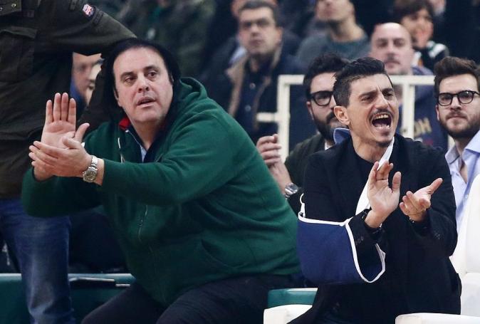 Το ζει με ένταση στο ΟΑΚΑ ο Γιαννακόπουλος (pics) | panathinaikos24.gr Το ζει με ένταση στο ΟΑΚΑ ο Γιαννακόπουλος (pics) | panathinaikos24.gr