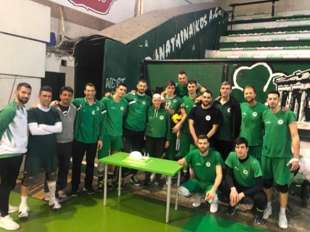 Τούρτα – έκπληξη για τον Ρούλη Αγραπιδάκη (pics) | panathinaikos24.gr Τούρτα – έκπληξη για τον Ρούλη Αγραπιδάκη (pics) | panathinaikos24.gr
