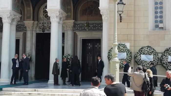 Στη Μητρόπολη για τον Θανάση ο Δημήτρης Γιαννακόπουλος (vid) | panathinaikos24.gr Στη Μητρόπολη για τον Θανάση ο Δημήτρης Γιαννακόπουλος (vid) | panathinaikos24.gr