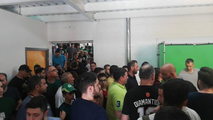 Αποθέωση για τον Δημήτρη Διαμαντίδη στην Κύπρο!