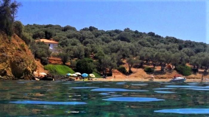 Δεν έχει αυτοκίνητα, ούτε φασαρία: Το ελληνικό νησί που με 10 ευρώ τη μέρα κάνεις βασιλικές διακοπές (Pics) | panathinaikos24.gr Δεν έχει αυτοκίνητα, ούτε φασαρία: Το ελληνικό νησί που με 10 ευρώ τη μέρα κάνεις βασιλικές διακοπές (Pics) | panathinaikos24.gr