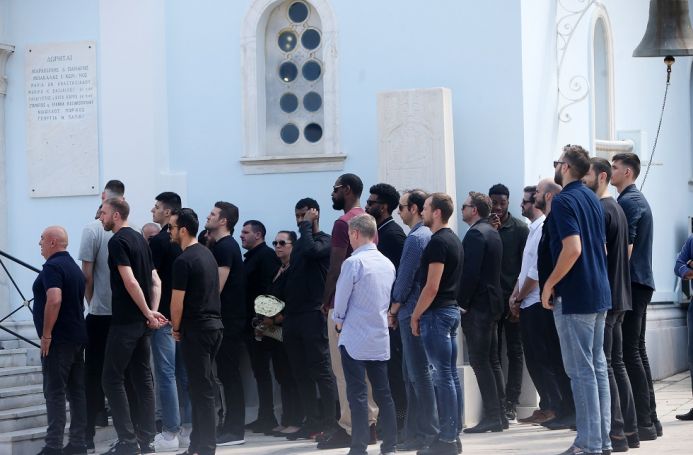 Πλήθος κόσμου και συγκίνηση στο μνημόσυνο του Παύλου Γιαννακόπουλου (pics)