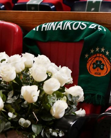 Παναθηναϊκός – Προμηθέας: Ανθοδέσμη στη θέση του Παύλου Γιαννακόπουλου (pic) | panathinaikos24.gr Παναθηναϊκός – Προμηθέας: Ανθοδέσμη στη θέση του Παύλου Γιαννακόπουλου (pic) | panathinaikos24.gr