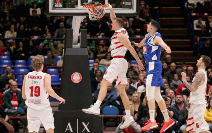 Πάει για “μπαμ”… δύο σε ένα η Αρμάνι! | panathinaikos24.gr Πάει για “μπαμ”… δύο σε ένα η Αρμάνι! | panathinaikos24.gr