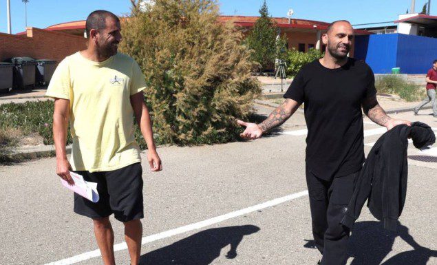 Αποκάλυψη βόμβα: Αυτός είναι ο Έλληνας που έφυγε τρέχοντας από το σπίτι του Ραούλ Μπράβο