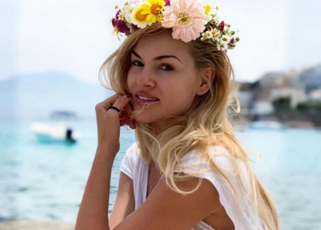 Αναστάτωσε τη Μύκονο η Βίκυ Κάβουρα με το μαγιό της (pic) | panathinaikos24.gr Αναστάτωσε τη Μύκονο η Βίκυ Κάβουρα με το μαγιό της (pic) | panathinaikos24.gr