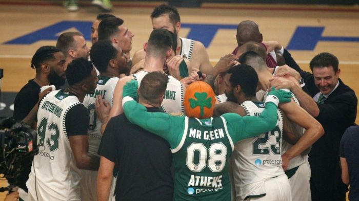 Απίθανο πάρτι στα αποδυτήρια του Παναθηναϊκού (vid) | panathinaikos24.gr Απίθανο πάρτι στα αποδυτήρια του Παναθηναϊκού (vid) | panathinaikos24.gr