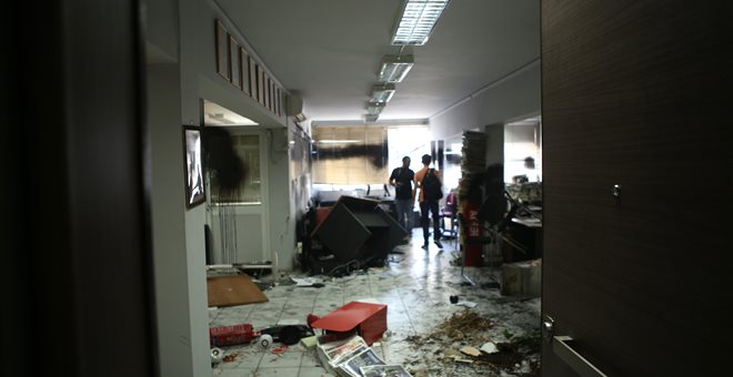 Βίντεο ντοκουμέντο: Η επίθεση Ρουβίκωνα στην Athens Voice (vid)
