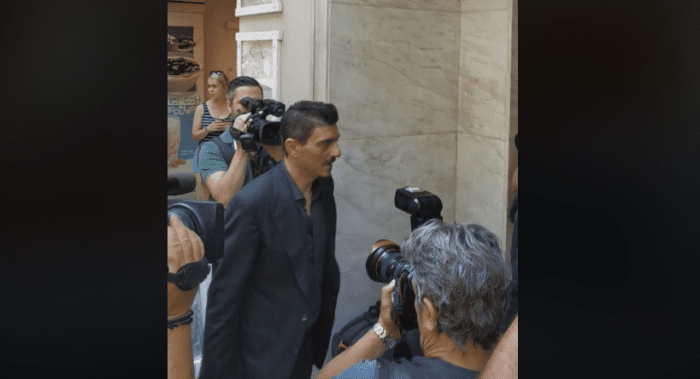 Η άφιξη Γιαννακόπουλου στο γραφείο του Μπακογιάννη (vid) | panathinaikos24.gr Η άφιξη Γιαννακόπουλου στο γραφείο του Μπακογιάννη (vid) | panathinaikos24.gr