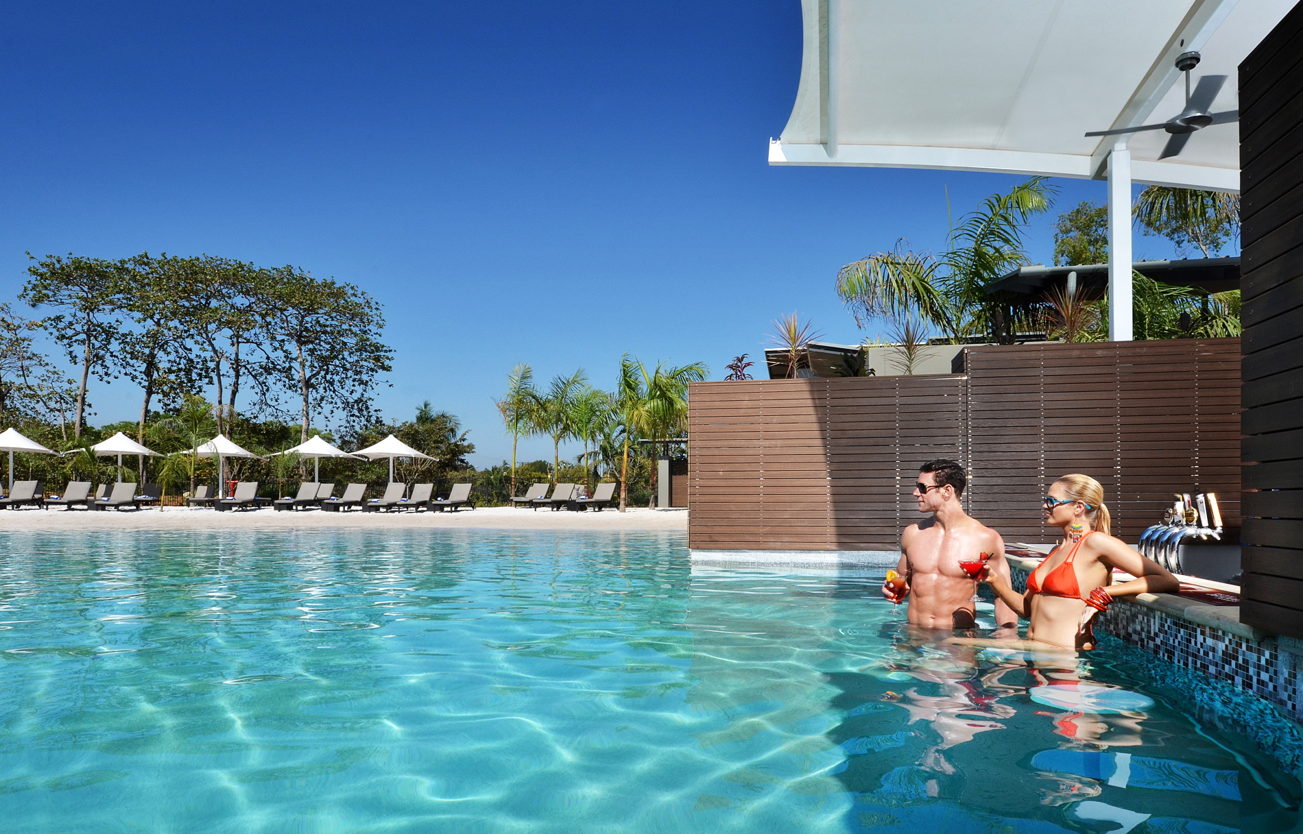 Ξενοδοχεία με swim up bar – Και δεν θα βγαίνετε από την πισίνα!