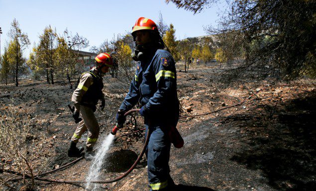 Φωτιά στον Ασπρόπυργο: Διακοπή της κυκλοφορίας στην περιφερειακή Αιγάλεω