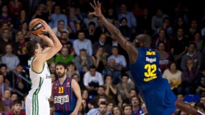 «Γιατί καθυστερεί;»: Για να «χορέψει» τον ψηλό και να βάλει τριποντάρα! (vid) | panathinaikos24.gr «Γιατί καθυστερεί;»: Για να «χορέψει» τον ψηλό και να βάλει τριποντάρα! (vid) | panathinaikos24.gr